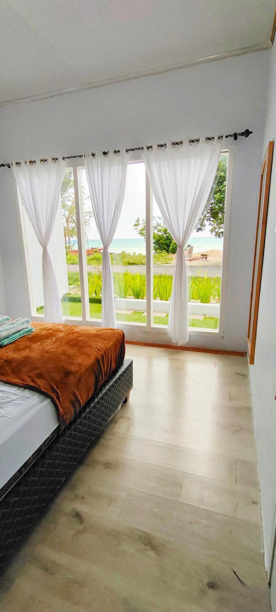 Stella Villa Ngurbloat Extérieur photo